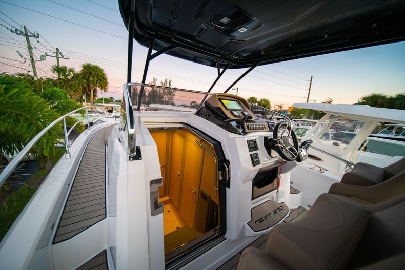Thumbnail 18 for New 2019 Ranieri Next 370 SH boat for sale in West Palm Beach, FL