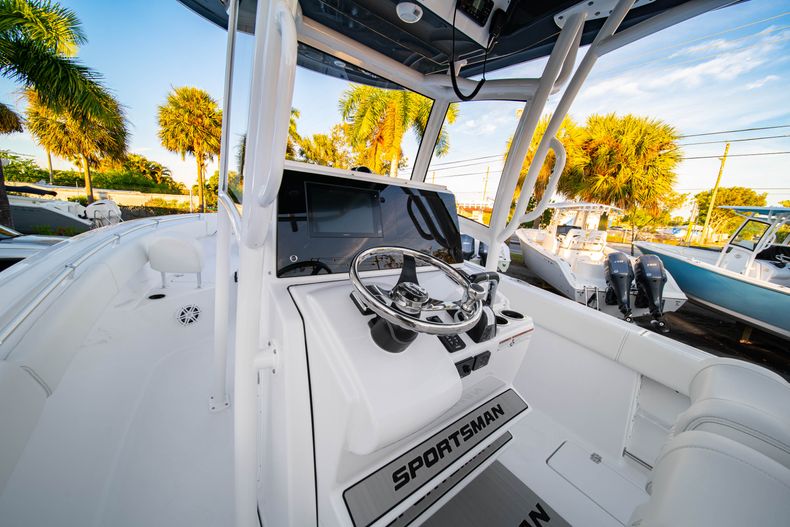 Thumbnail 35 for New 2020 Sportsman Open 252 Center Console boat for sale in West Palm Beach, FL