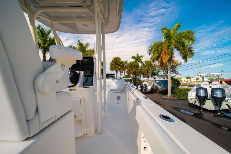 Thumbnail 15 for New 2020 Cobia 220 CC Center Console boat for sale in West Palm Beach, FL
