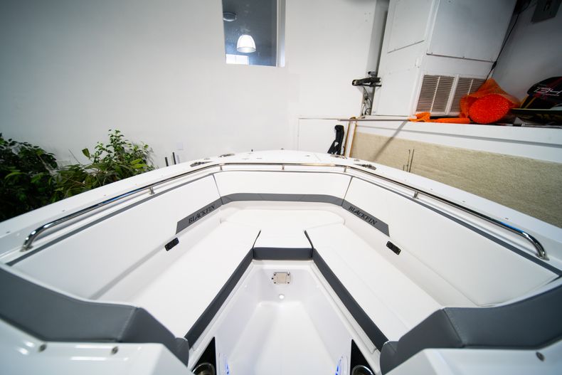 Thumbnail 34 for New 2020 Blackfin 272DC Dual Console boat for sale in Stuart, FL