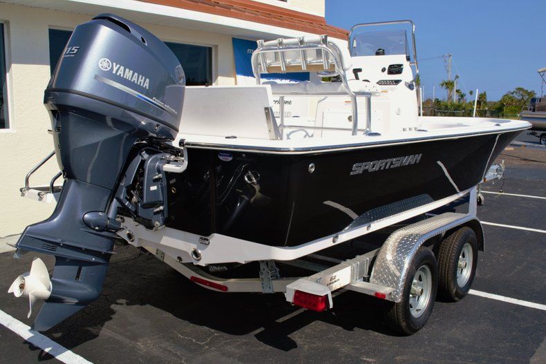 Thumbnail 7 for New 2014 Sportsman Masters 207 Bay Boat boat for sale in Vero Beach, FL