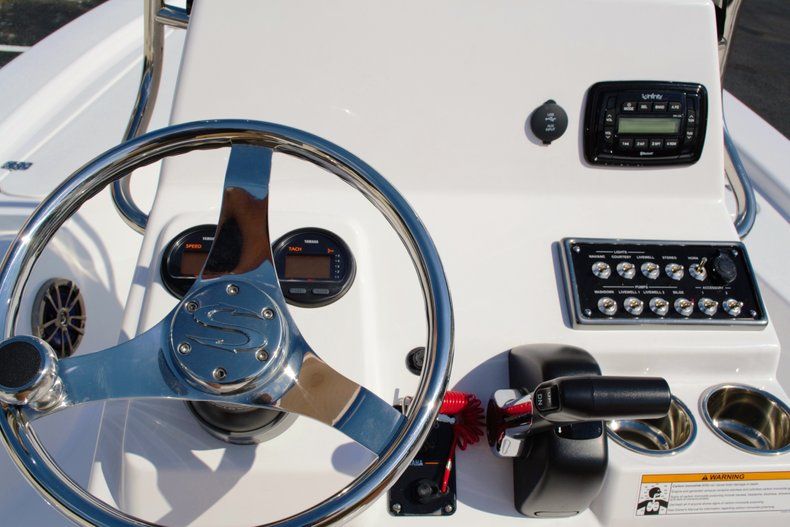 Thumbnail 14 for New 2014 Sportsman Masters 207 Bay Boat boat for sale in Vero Beach, FL