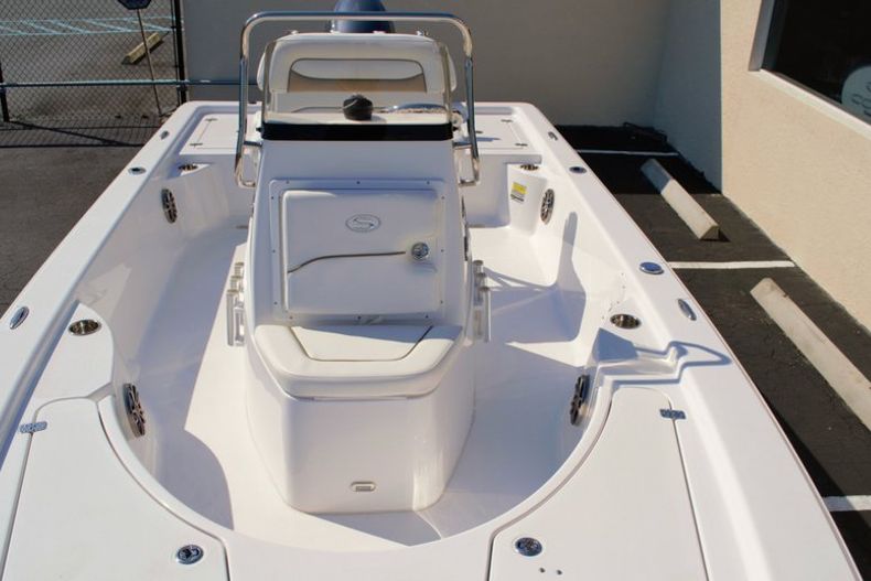 Thumbnail 18 for New 2014 Sportsman Masters 207 Bay Boat boat for sale in Vero Beach, FL