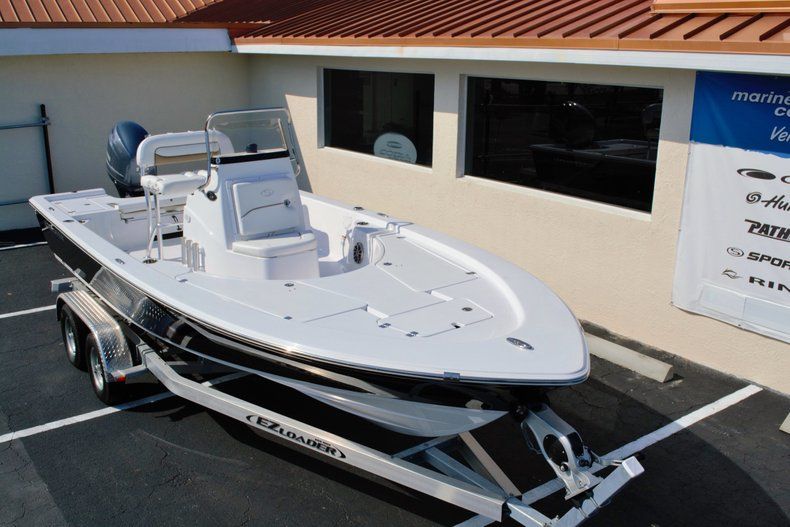 Thumbnail 9 for New 2014 Sportsman Masters 207 Bay Boat boat for sale in Vero Beach, FL