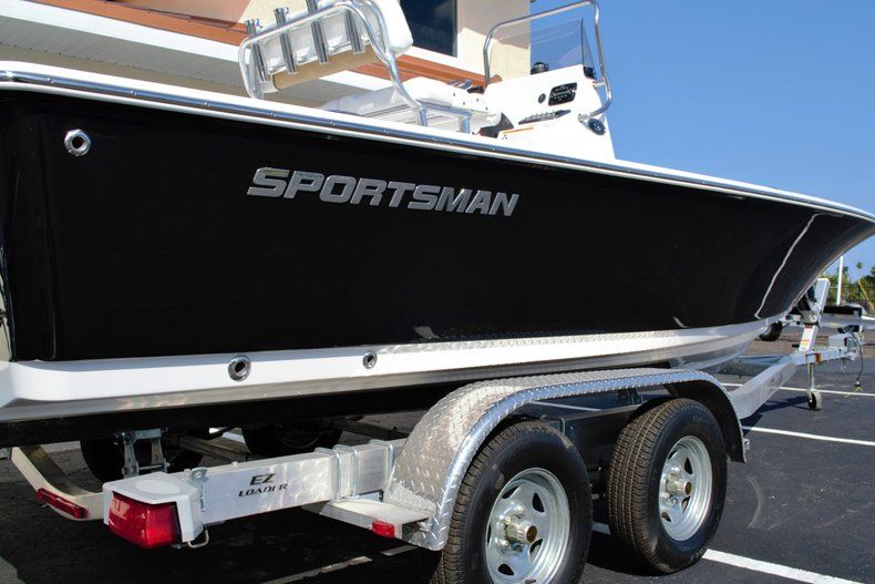 Thumbnail 33 for New 2014 Sportsman Masters 207 Bay Boat boat for sale in Vero Beach, FL