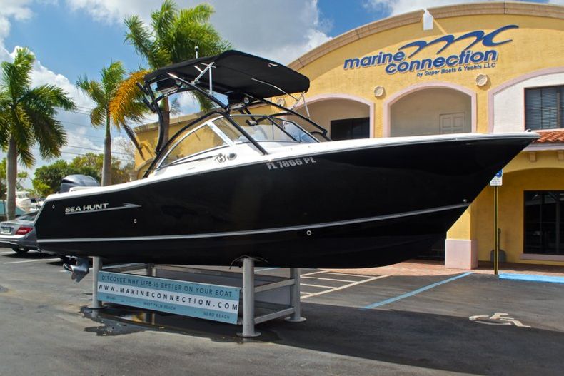 Thumbnail 1 for Used 2013 Sea Hunt Escape 234 DC boat for sale in West Palm Beach, FL