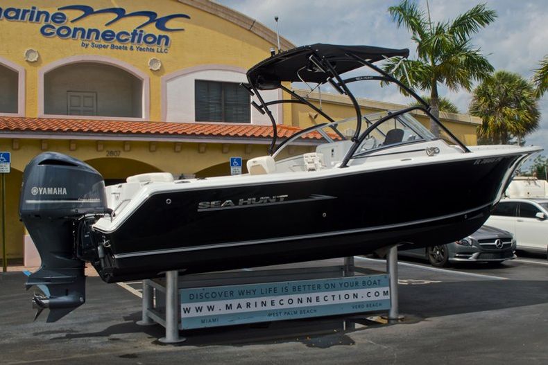 Thumbnail 7 for Used 2013 Sea Hunt Escape 234 DC boat for sale in West Palm Beach, FL