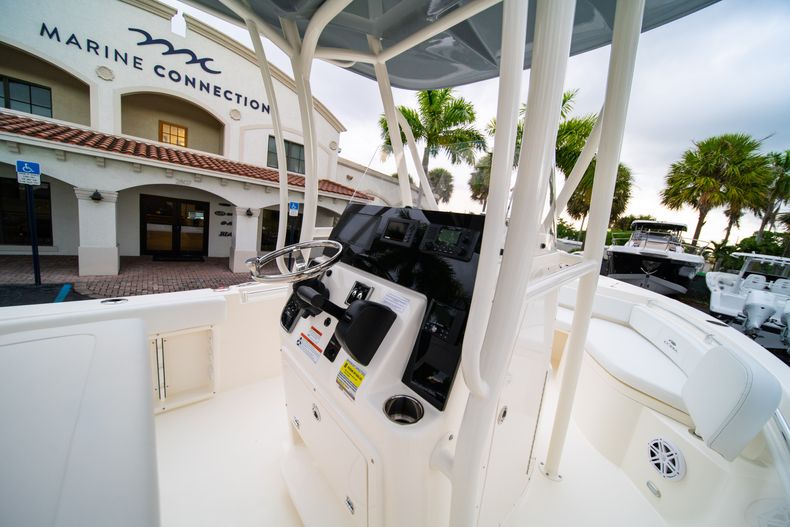 Thumbnail 18 for New 2020 Cobia 201 CC Center Console boat for sale in West Palm Beach, FL