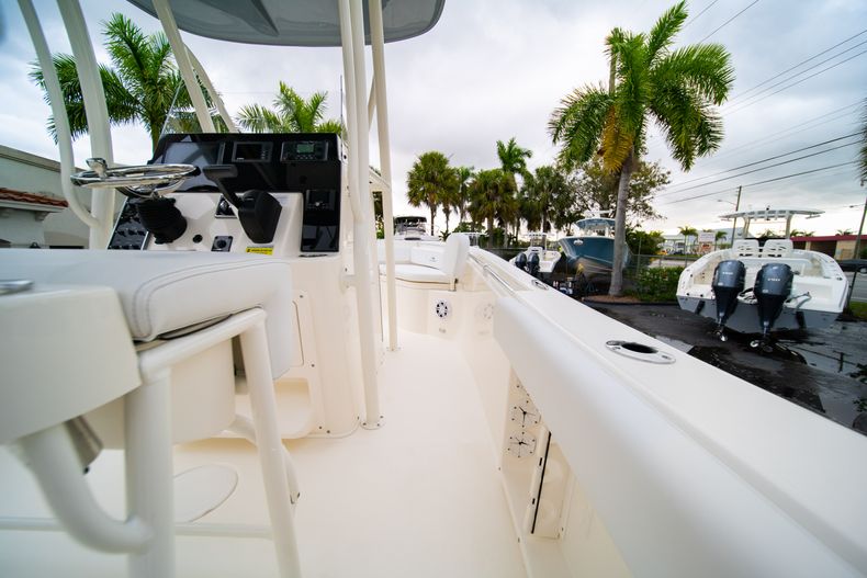 Thumbnail 15 for New 2020 Cobia 201 CC Center Console boat for sale in West Palm Beach, FL
