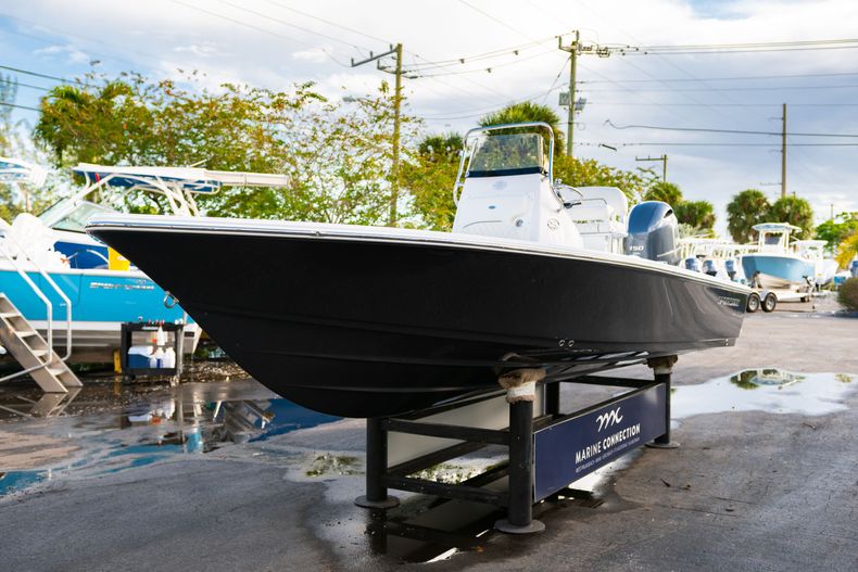 Thumbnail 3 for New 2020 Sportsman Tournament 214 Bay Boat boat for sale in Stuart, FL