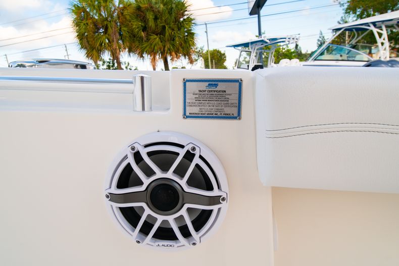 Thumbnail 34 for New 2020 Cobia 262 CC Center Console boat for sale in West Palm Beach, FL