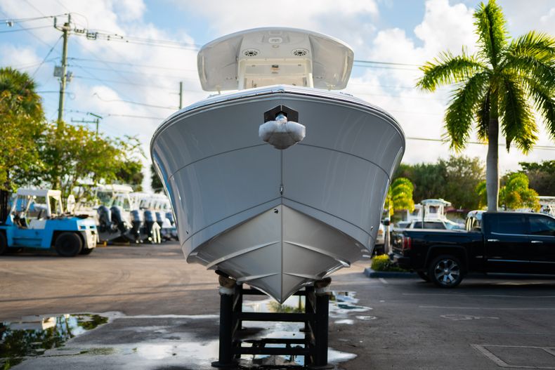 Thumbnail 2 for New 2020 Cobia 262 CC Center Console boat for sale in West Palm Beach, FL