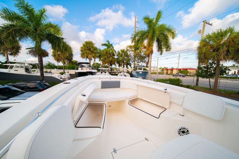 Thumbnail 38 for New 2020 Cobia 262 CC Center Console boat for sale in West Palm Beach, FL