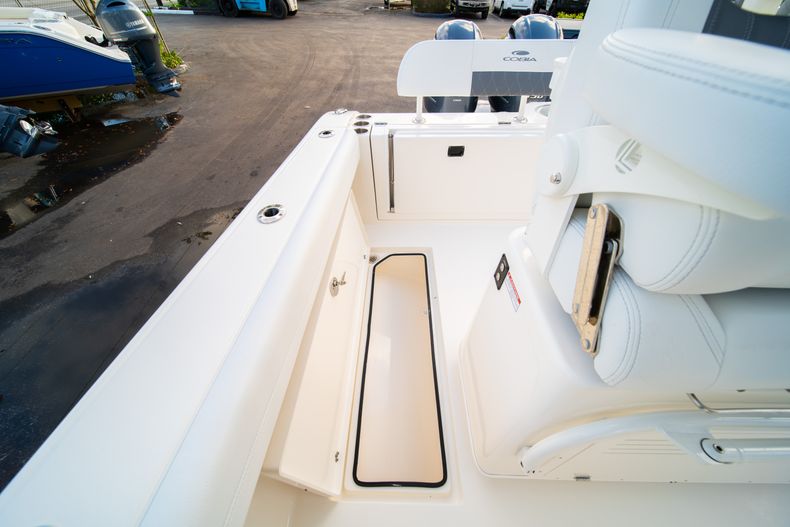 Thumbnail 15 for New 2020 Cobia 262 CC Center Console boat for sale in West Palm Beach, FL