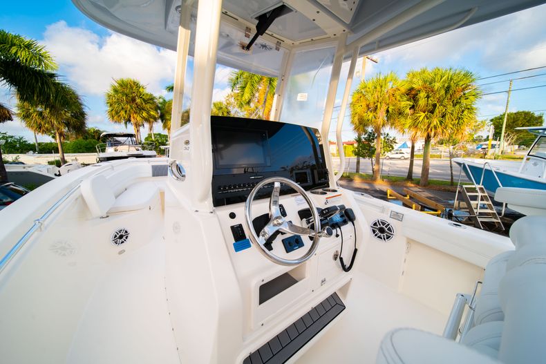 Thumbnail 29 for New 2020 Cobia 262 CC Center Console boat for sale in West Palm Beach, FL