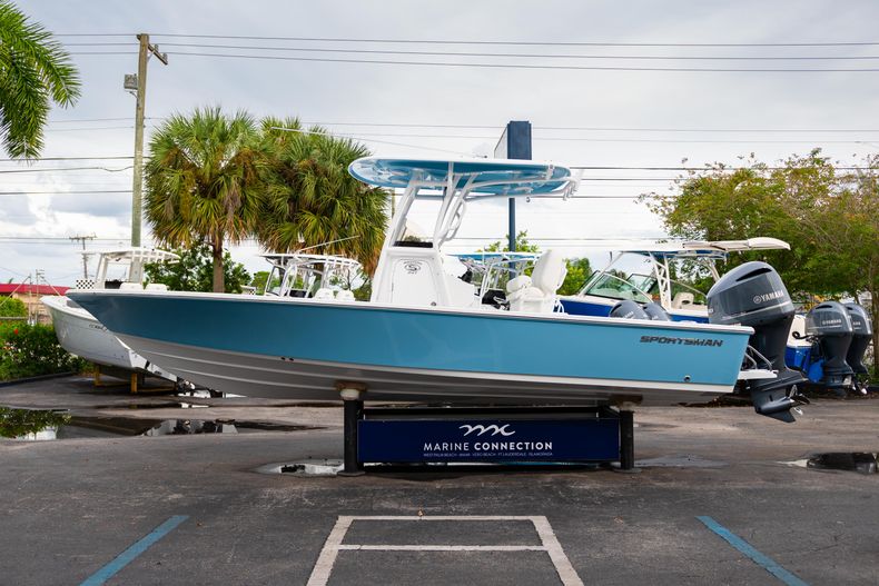 Thumbnail 4 for New 2020 Sportsman Masters 247 Bay Boat boat for sale in West Palm Beach, FL