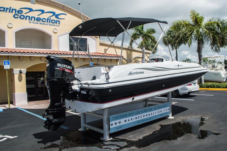 Thumbnail 7 for New 2015 Hurricane SunDeck Sport SS 201 OB boat for sale in Miami, FL
