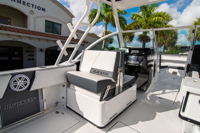 Thumbnail 27 for New 2020 Blackfin 242DC Dual Console boat for sale in West Palm Beach, FL