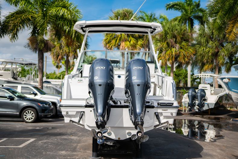 Thumbnail 10 for New 2020 Blackfin 242DC Dual Console boat for sale in West Palm Beach, FL
