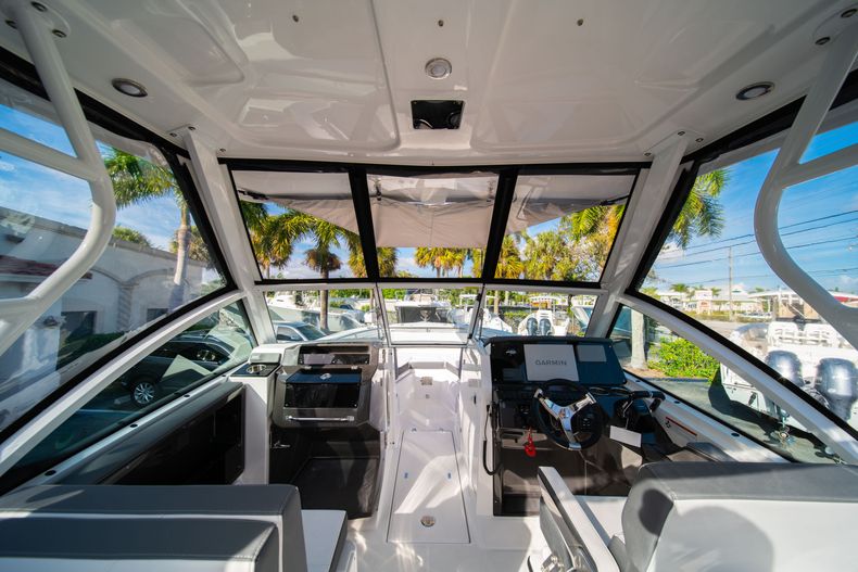 Thumbnail 14 for New 2020 Blackfin 242DC Dual Console boat for sale in West Palm Beach, FL