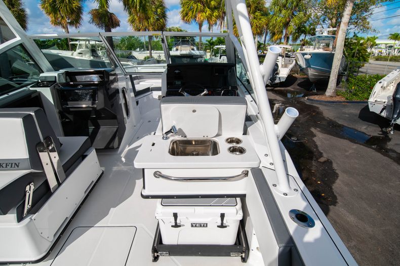 Thumbnail 26 for New 2020 Blackfin 242DC Dual Console boat for sale in West Palm Beach, FL