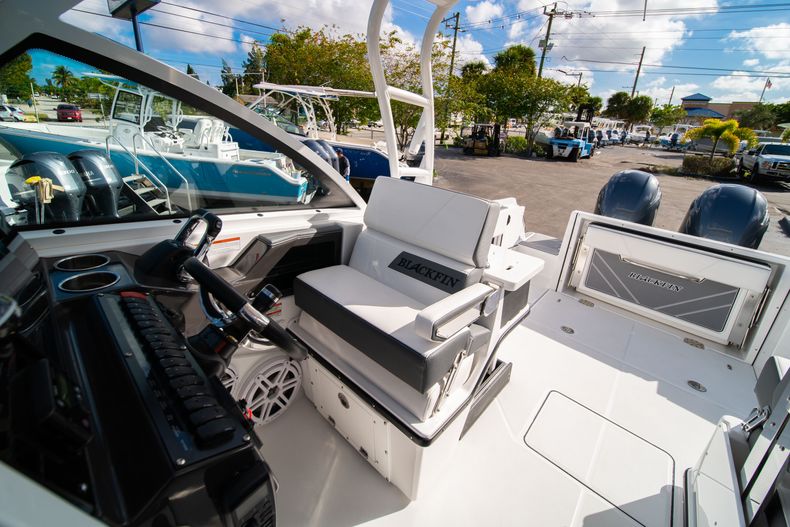 Thumbnail 35 for New 2020 Blackfin 242DC Dual Console boat for sale in West Palm Beach, FL