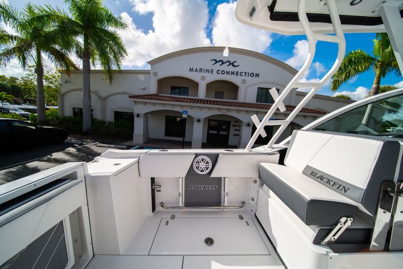Thumbnail 21 for New 2020 Blackfin 242DC Dual Console boat for sale in West Palm Beach, FL