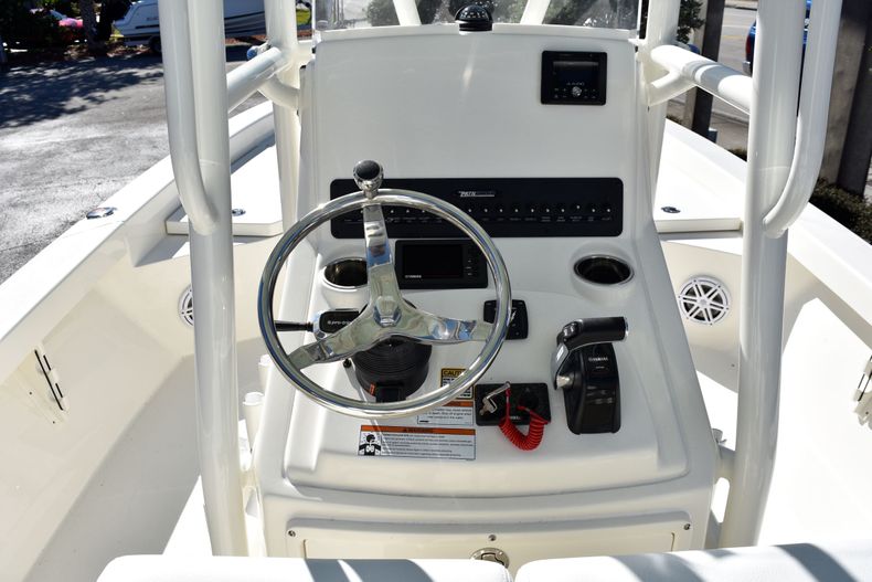 Thumbnail 12 for New 2020 Pathfinder 2600 HPS Bay Boat boat for sale in Vero Beach, FL