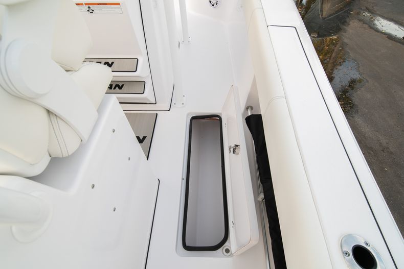 Thumbnail 19 for New 2020 Sportsman Open 282 Center Console boat for sale in Stuart, FL