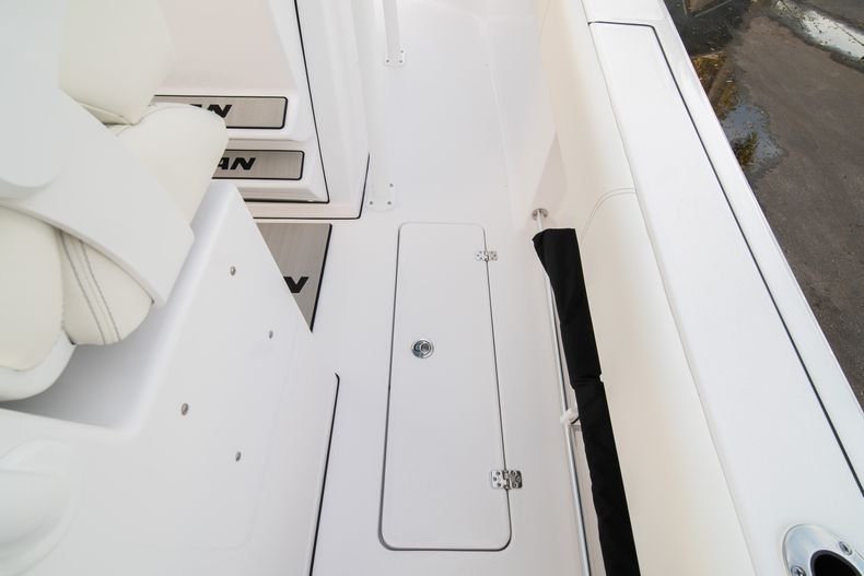 Thumbnail 18 for New 2020 Sportsman Open 282 Center Console boat for sale in Stuart, FL
