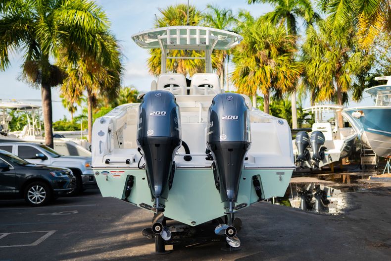 Thumbnail 6 for New 2020 Cobia 280 CC Center Console boat for sale in West Palm Beach, FL