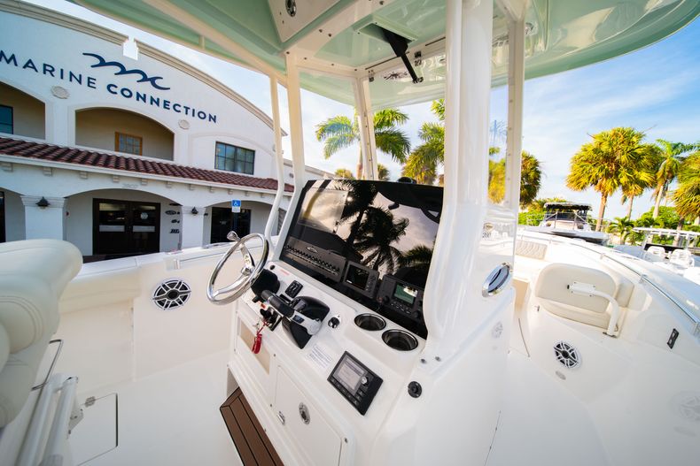 Thumbnail 49 for New 2020 Cobia 280 CC Center Console boat for sale in West Palm Beach, FL