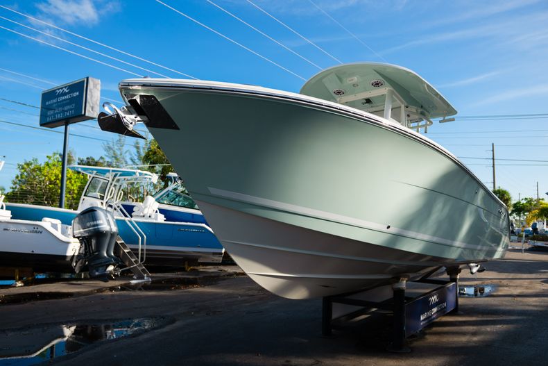 Thumbnail 3 for New 2020 Cobia 280 CC Center Console boat for sale in West Palm Beach, FL