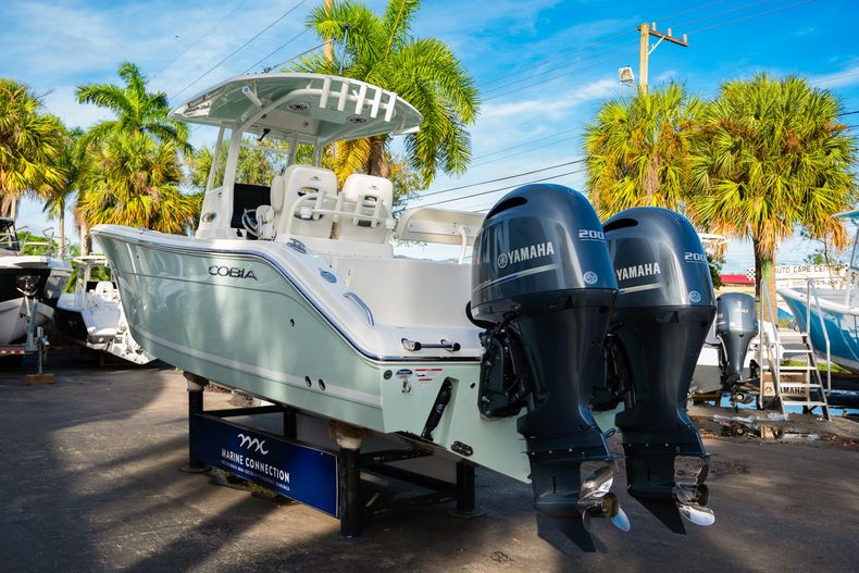 Thumbnail 5 for New 2020 Cobia 280 CC Center Console boat for sale in West Palm Beach, FL