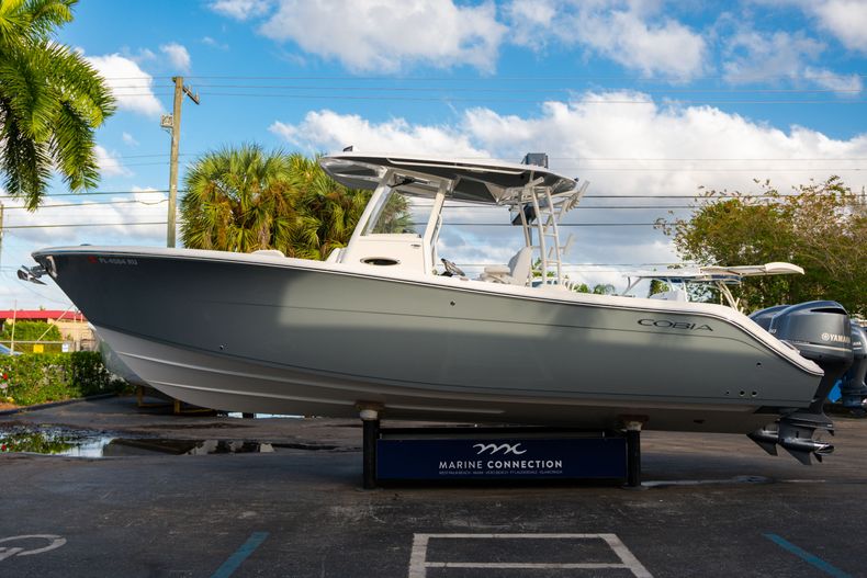 Thumbnail 4 for Used 2019 Cobia 301 CC Center Console boat for sale in West Palm Beach, FL