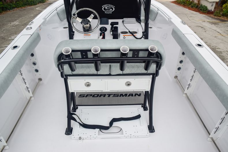 Thumbnail 14 for Used 2019 Sportsman Open 232 Center Console boat for sale in Fort Lauderdale, FL