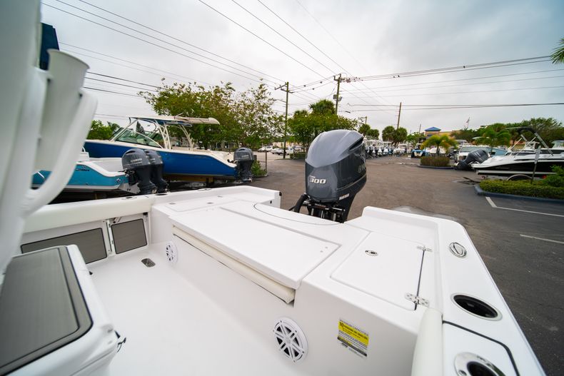 Thumbnail 11 for New 2020 Sportsman Masters 247 Bay Boat boat for sale in Vero Beach, FL