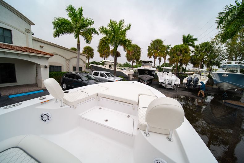 Thumbnail 29 for New 2020 Sportsman Masters 247 Bay Boat boat for sale in Vero Beach, FL