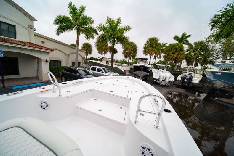 Thumbnail 30 for New 2020 Sportsman Masters 247 Bay Boat boat for sale in Vero Beach, FL