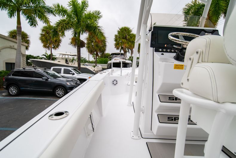 Thumbnail 16 for New 2020 Sportsman Masters 247 Bay Boat boat for sale in Vero Beach, FL