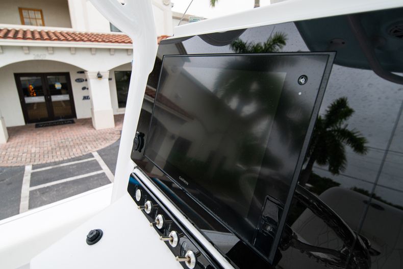 Thumbnail 19 for New 2020 Sportsman Masters 247 Bay Boat boat for sale in Vero Beach, FL