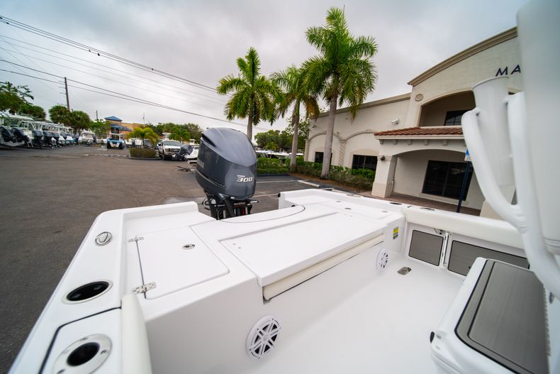 Thumbnail 9 for New 2020 Sportsman Masters 247 Bay Boat boat for sale in Vero Beach, FL
