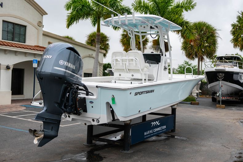 Thumbnail 7 for New 2020 Sportsman Masters 247 Bay Boat boat for sale in Vero Beach, FL