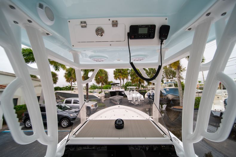 Thumbnail 21 for New 2020 Sportsman Masters 247 Bay Boat boat for sale in Vero Beach, FL