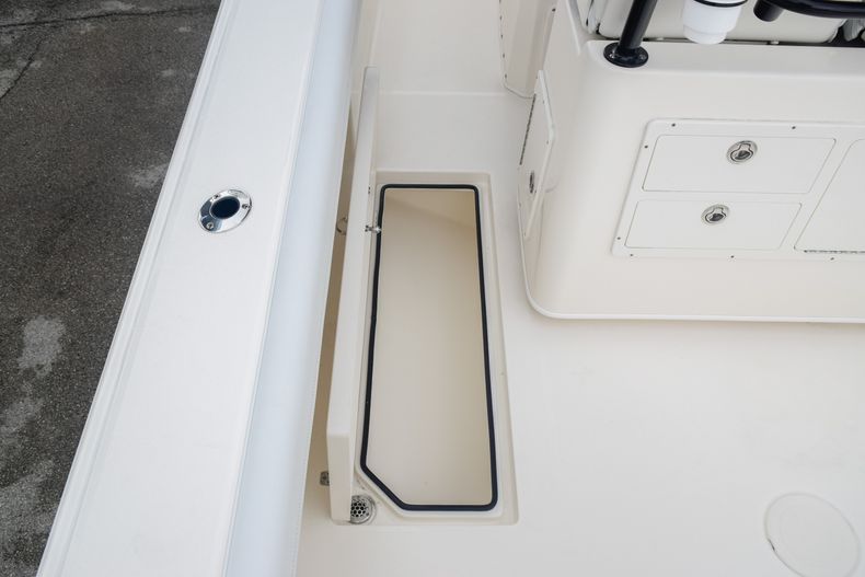 Thumbnail 20 for New 2020 Cobia 280 CC Center Console boat for sale in West Palm Beach, FL