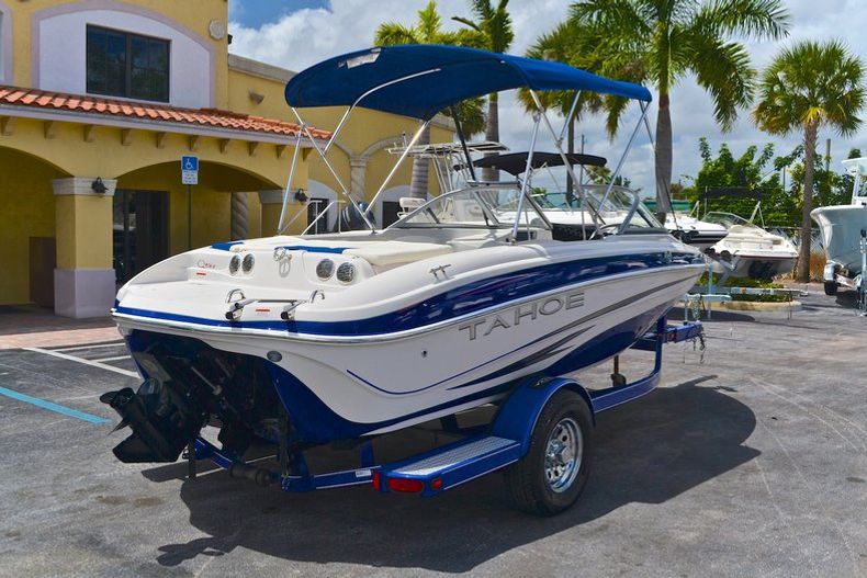 Thumbnail 9 for Used 2008 Tahoe Q5i Sport Bowrider boat for sale in West Palm Beach, FL