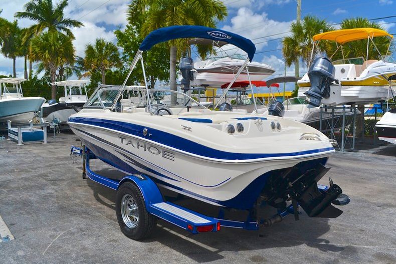 Thumbnail 14 for Used 2008 Tahoe Q5i Sport Bowrider boat for sale in West Palm Beach, FL