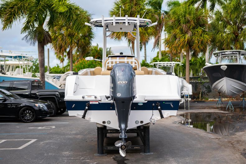 Thumbnail 6 for Used 2018 Sportsman Open 232 Center Console boat for sale in West Palm Beach, FL