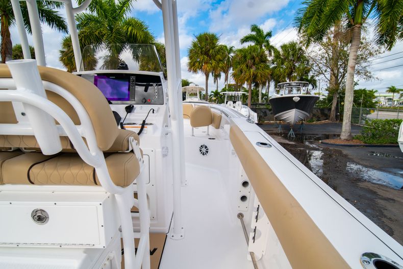 Thumbnail 17 for Used 2018 Sportsman Open 232 Center Console boat for sale in West Palm Beach, FL