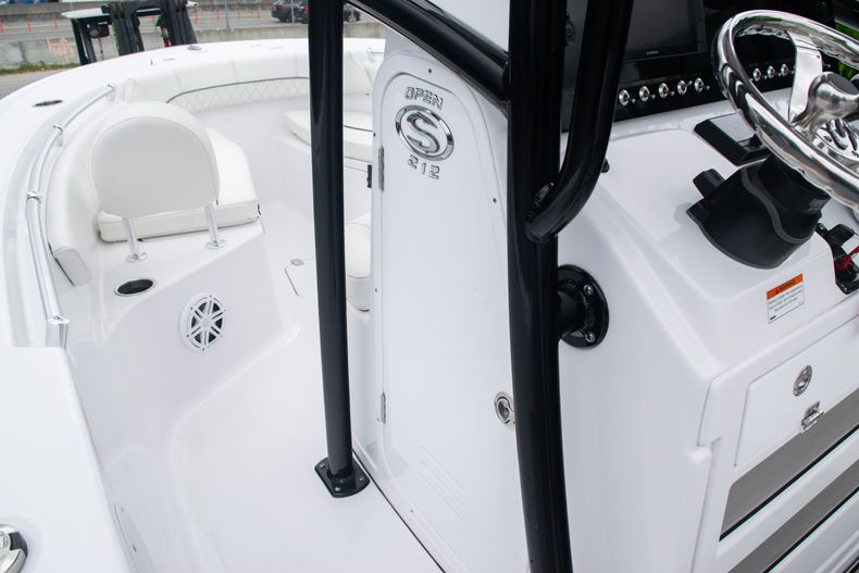 Thumbnail 33 for New 2020 Sportsman Open 212 Center Console boat for sale in Miami, FL